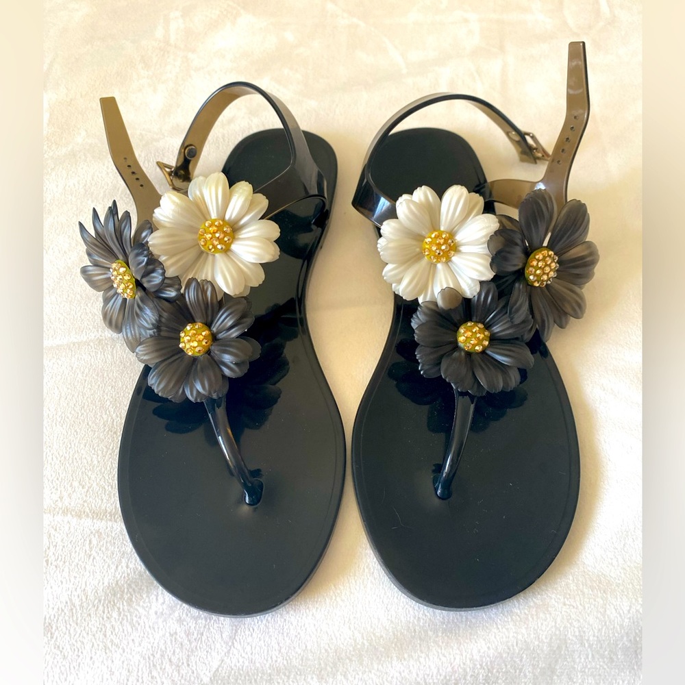 DONATED ❌Jelly Daisy Sandals Women’s Size 7 - Picture 1 of 10